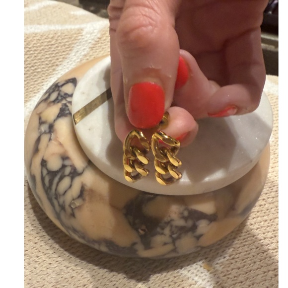 The Perfect Hoop - The Figaro Drop Hoop - 18K triple-layered gold over brass - Picture 7 of 12